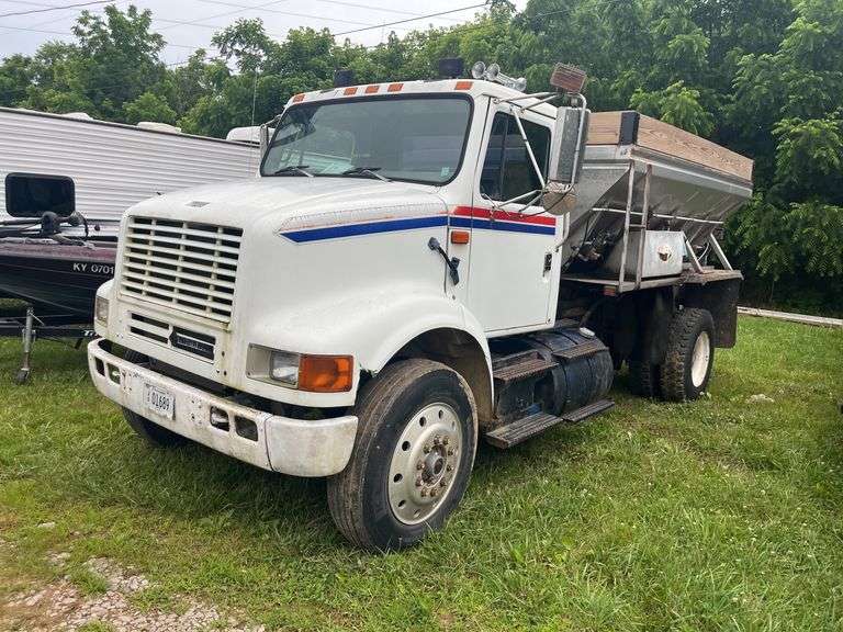 L15D- 1993 INTERNATIONAL 8100 FERTILIZER TRUCK (HAS TITLE) image