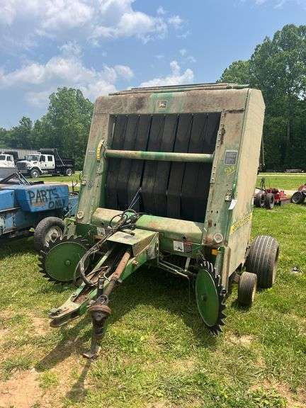 L10 - JOHN DEERE 566 ROUND BALER image