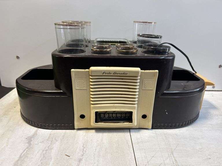 Porto Baradio Bar Radio with Glasses and Tray image