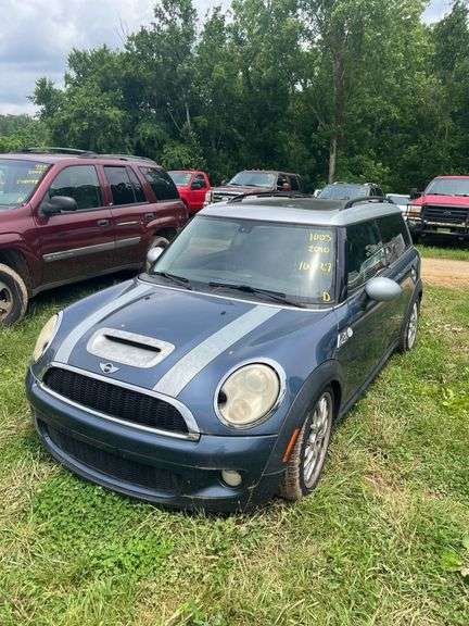 L12- 2010 MINI COOPER CLUBMAN (HAS TITLE) image