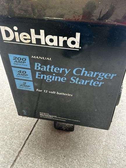 DieHard 200 Amp Manual Battery Charger and Engine Starter