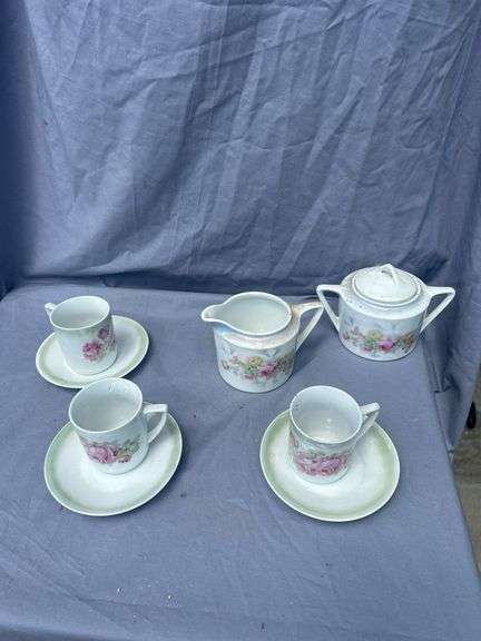 Floral Pattern Tea Set image