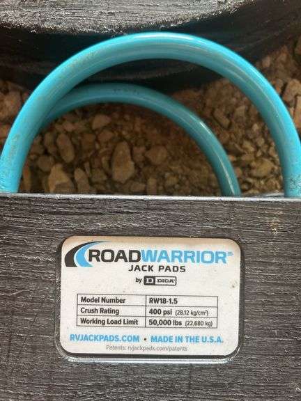 Pair of Road Warrior RV18-1.5 Jack Pads