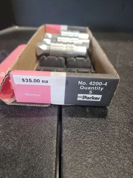 Pioneer Quick Couplings - Parker No. 4200-4 (Quantity 3) image