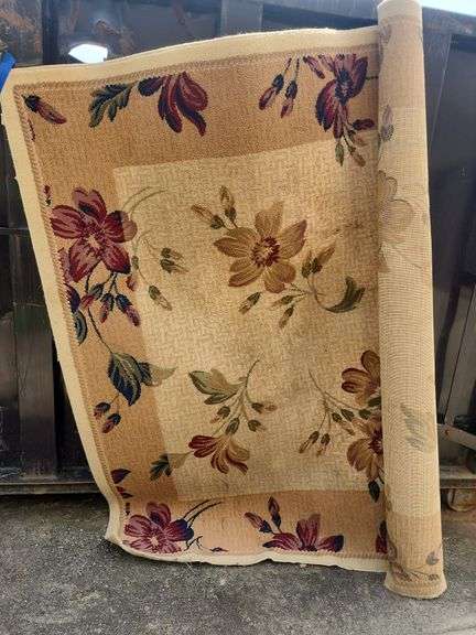 Floral Accent Rug image