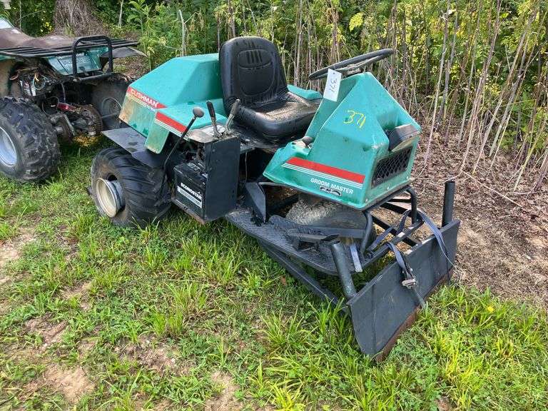 L15B- CUSHMAN GROOM MASTER INFIELD MACHINE image
