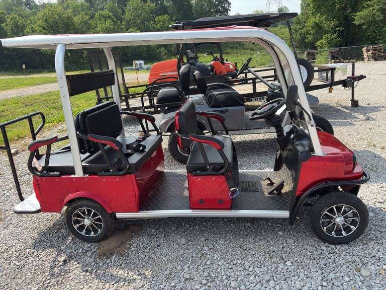L17 - GOLF CART image