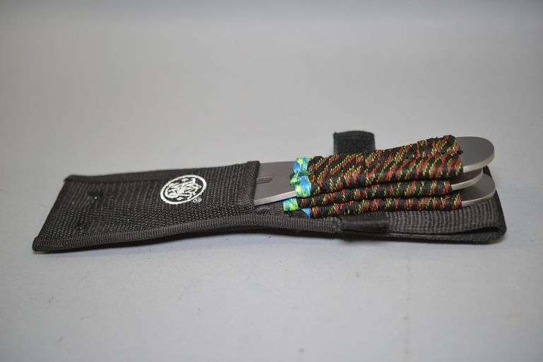 3 Smith & Wesson Bullseye Throwing Knives With Sheath,