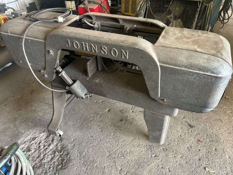 Johnson Metal Cutting Bandsaw image