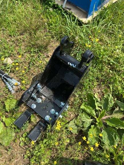 L6-MINI EXCAVATOR BUCKET image