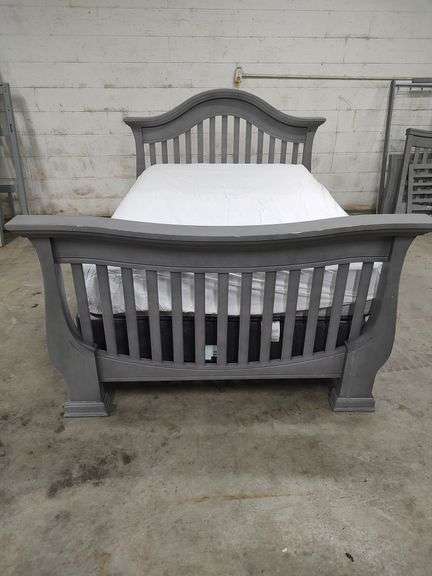 FULL SIZE CONVERTIBLE BED - CAN BE USED AS A FULL SIZE BED - BABY BED OR TODDLER BED - BEAUTY REST BOX SPRING AND MATTRESS WILL BE GIVEN TO BUYER IF WANTED
