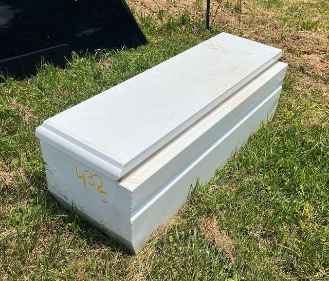 L18- TOOL BOX image
