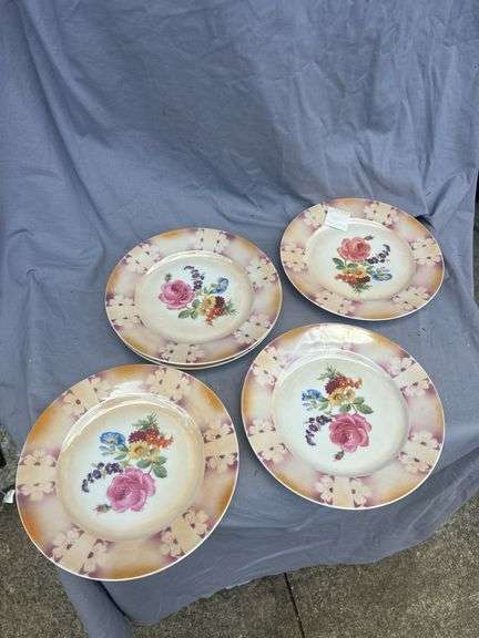 Set of Four Bavaria Floral Plates image