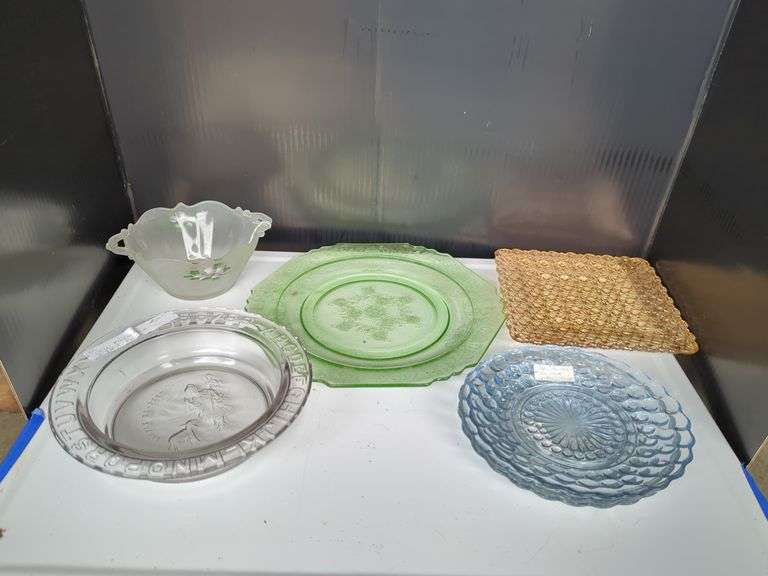 Collection of Decorative Glassware: Bowls and Plates image