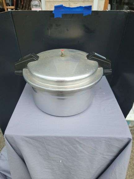 Mirro Aluminum Pressure Cooker image