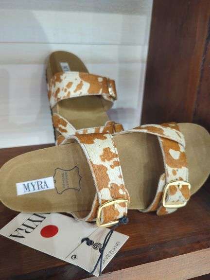 MYRA Cuddle Leather Sandals - Size 9