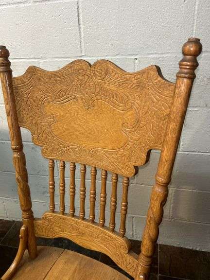 Round Oak Table and Four Spindle Back Chairs