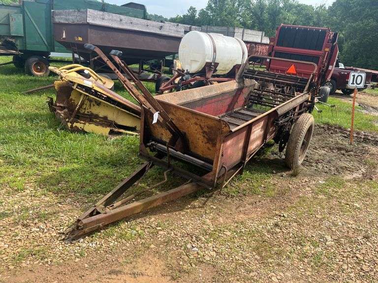 L10- GROUND DRIVEN MANURE SPREADER image