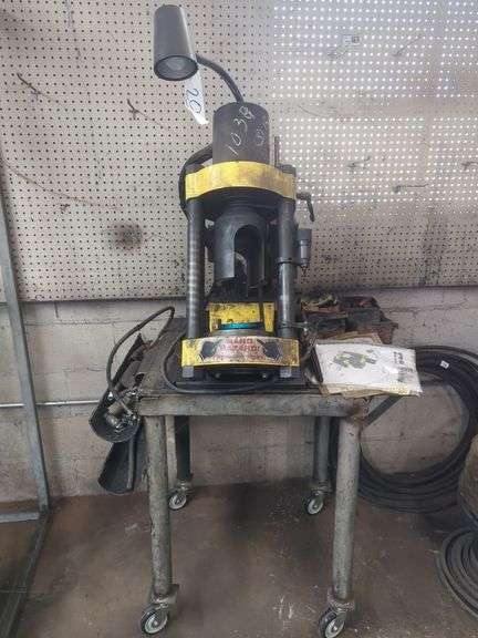 Parker Hydraulic Crimping Machine TH18-D206 on Cart with Accessories image