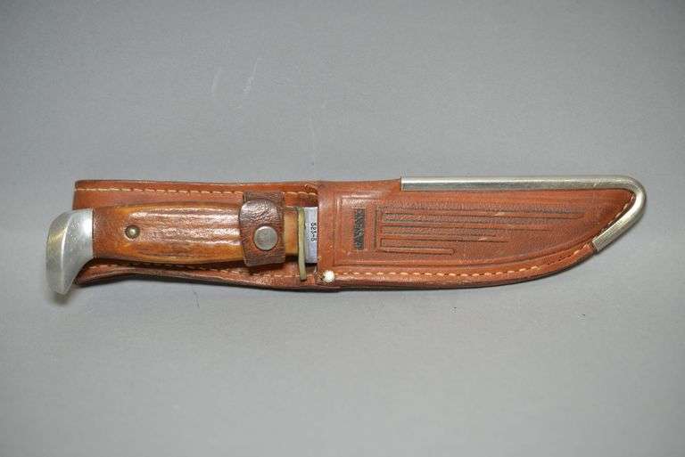 Case XX Model 523-5 Hunting Knife With Leather Sheath,