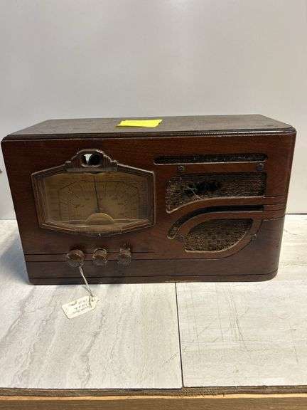 Silvertone Model 4662 Radio image