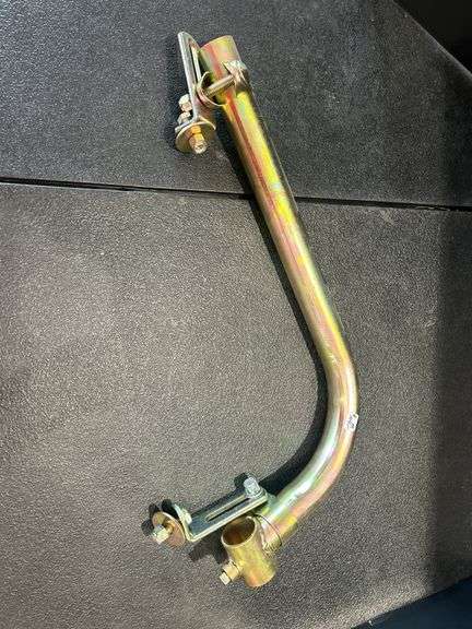 Metal Pipe Support Bracket image