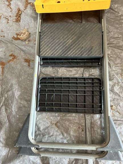 Folding Step Ladder
