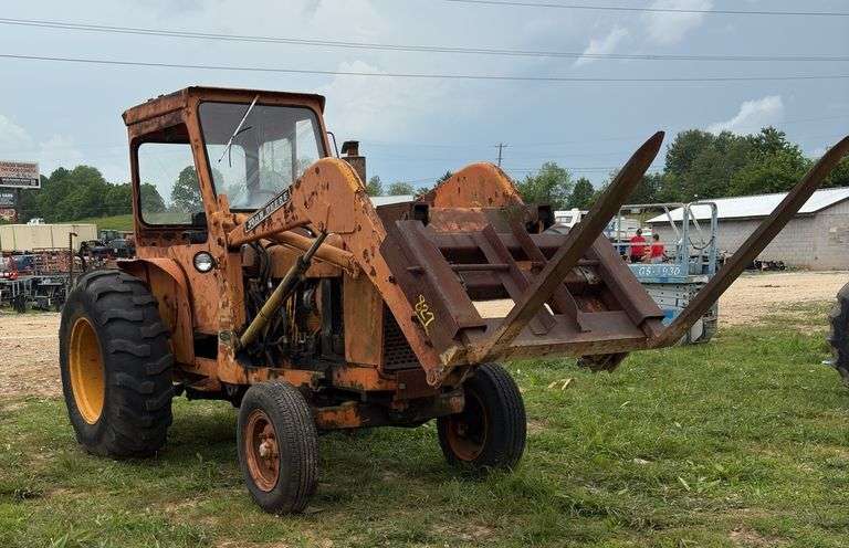 L9- JOHN DEERE 500 INDUSTRIAL LOADER TRACTOR image
