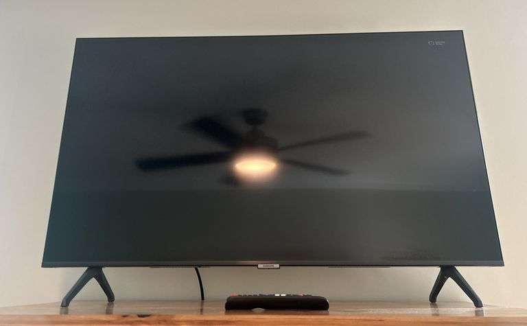 Samsung UN43TU7000B 43-Inch LED TV with Remote image