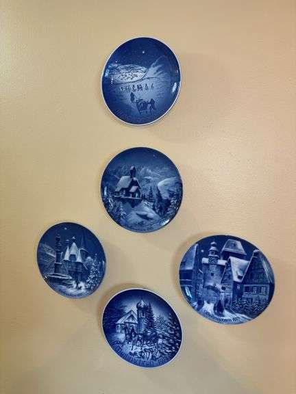 Berlin Design West Germany Christmas Commemorative Plates - Lot of 5 image
