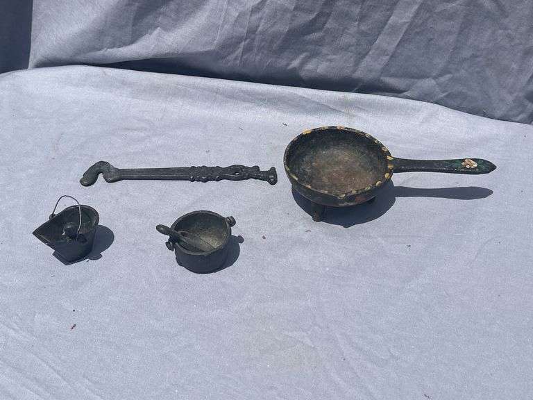 Miniature Cast Iron Cookware Set image