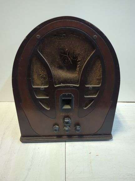Philco Wooden Tube Radio image