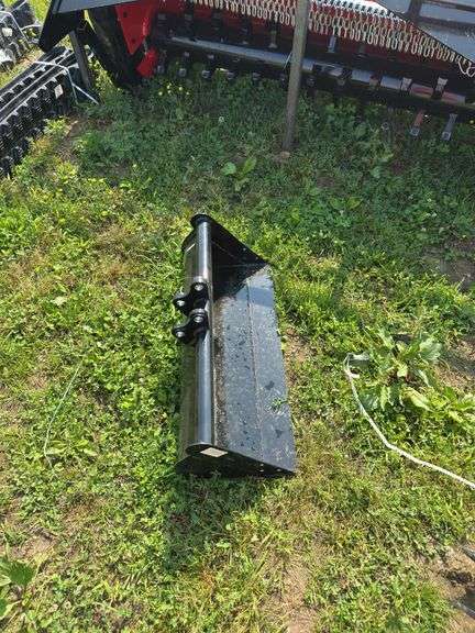 L5-MINI EXCAVATOR BUCKET image