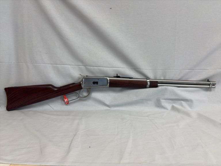 Rossi R92 .357 MAG Lever Action Rifle, Stainless Steel / Hardwood, 20"