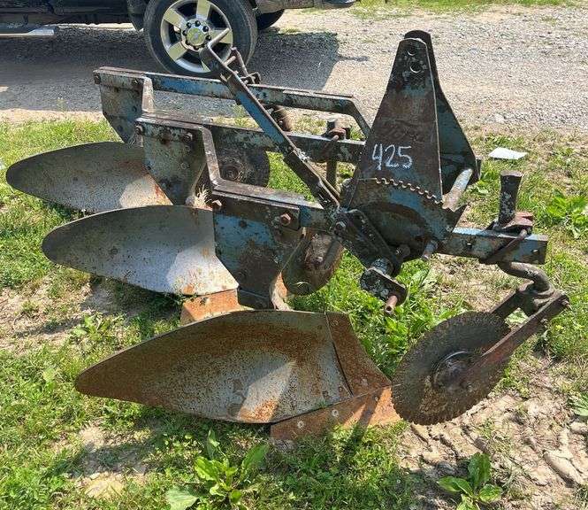L6- FORD 3 BOTTOM PLOW image