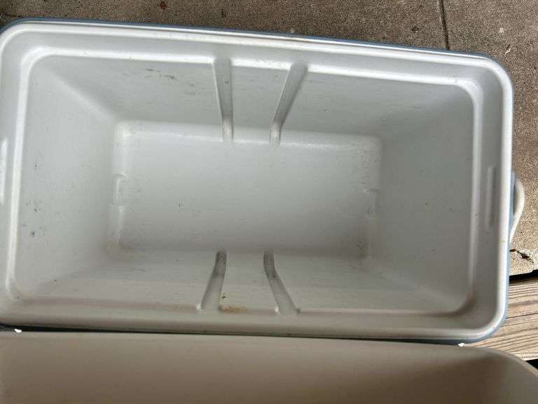Coleman Cooler with Heater and Propane Tank