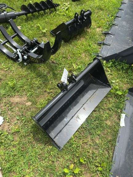 L3-MINI EXCAVATOR BUCKET image