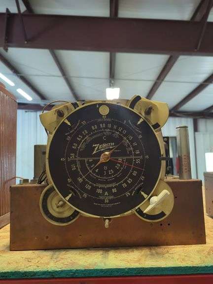 Zenith Trans-Oceanic Radio Chassis image