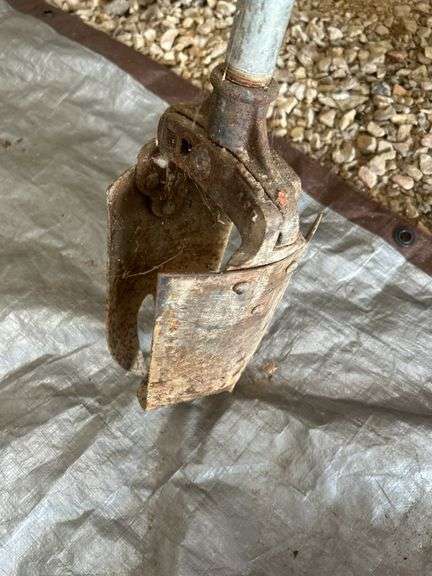 Post Hole Digger with Metal Handle