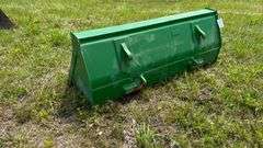 JOHN DEERE TRACTOR BUCKET