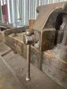 Metal Work Bench with Vise