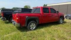 2011 CHEVROLET SILVERADO PICKUP TRUCK(HAS REBUILT TITLE)