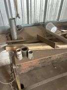 Metal Work Bench with Vise