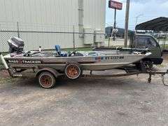 Bass Tracker Pro 16 Boat and Trailer (Boat has Title)