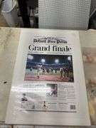 Kirk Gibson Signed Photo and Detroit Free Press "Grand Finale" Newspaper