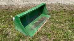 JOHN DEERE TRACTOR BUCKET