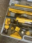 Performance Tool 4 Ton Hydraulic Ram System