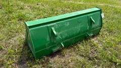 JOHN DEERE TRACTOR BUCKET