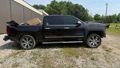2017 CHEVROLET SILVERADO (HAS RED REBUILT TITLE)