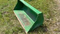 JOHN DEERE TRACTOR BUCKET
